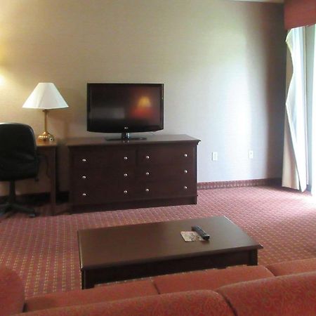 Quality Inn & Suites Owego Экстерьер фото