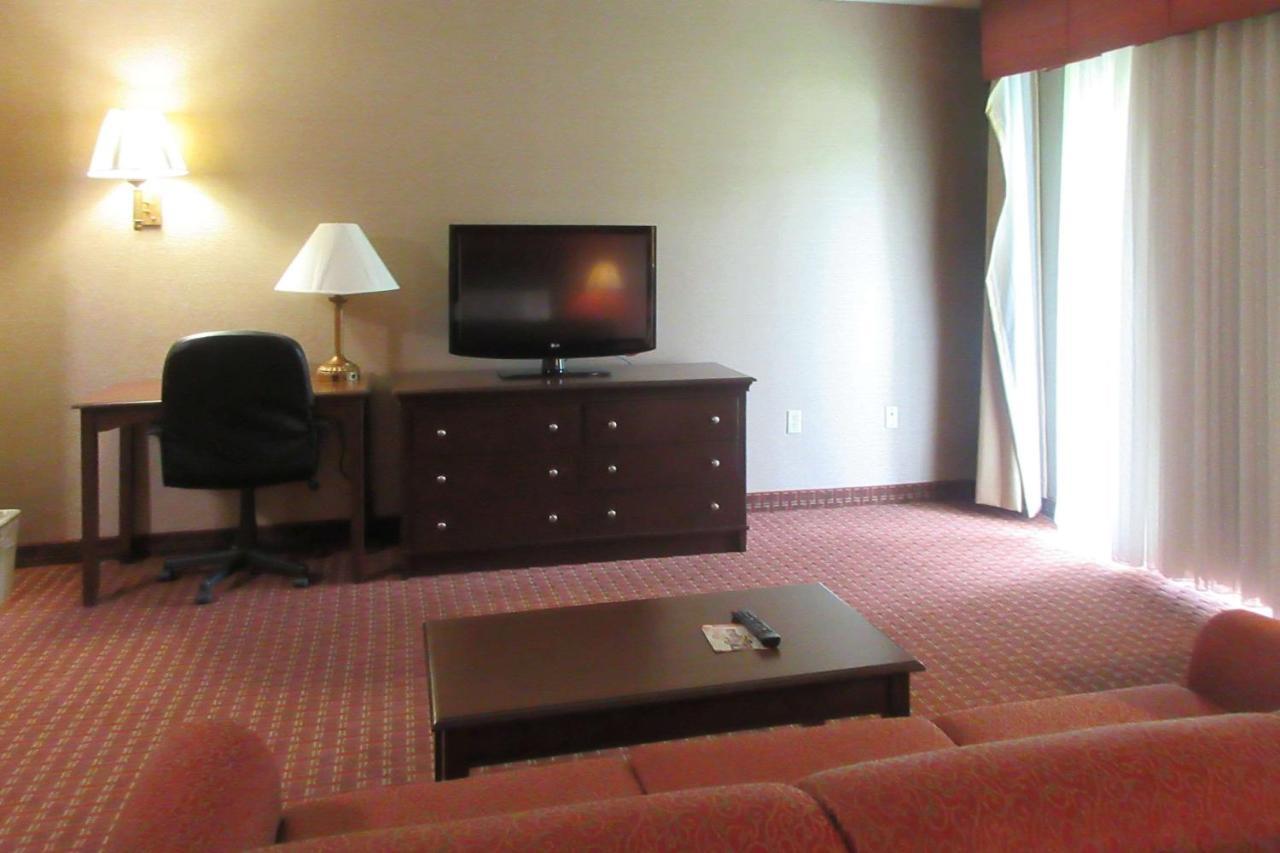 Quality Inn & Suites Owego Экстерьер фото