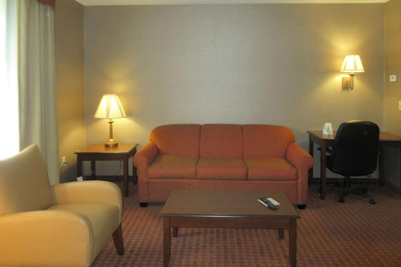 Quality Inn & Suites Owego Экстерьер фото